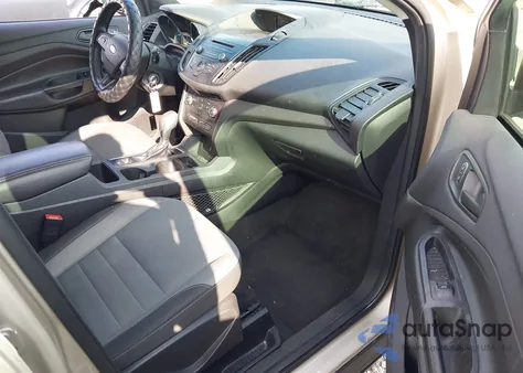 2018 Ford Escape S z USA, uszkodzony, nr VIN 1FMCU0F74JUA98817